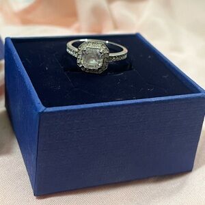 Swarovski Ring Size 6